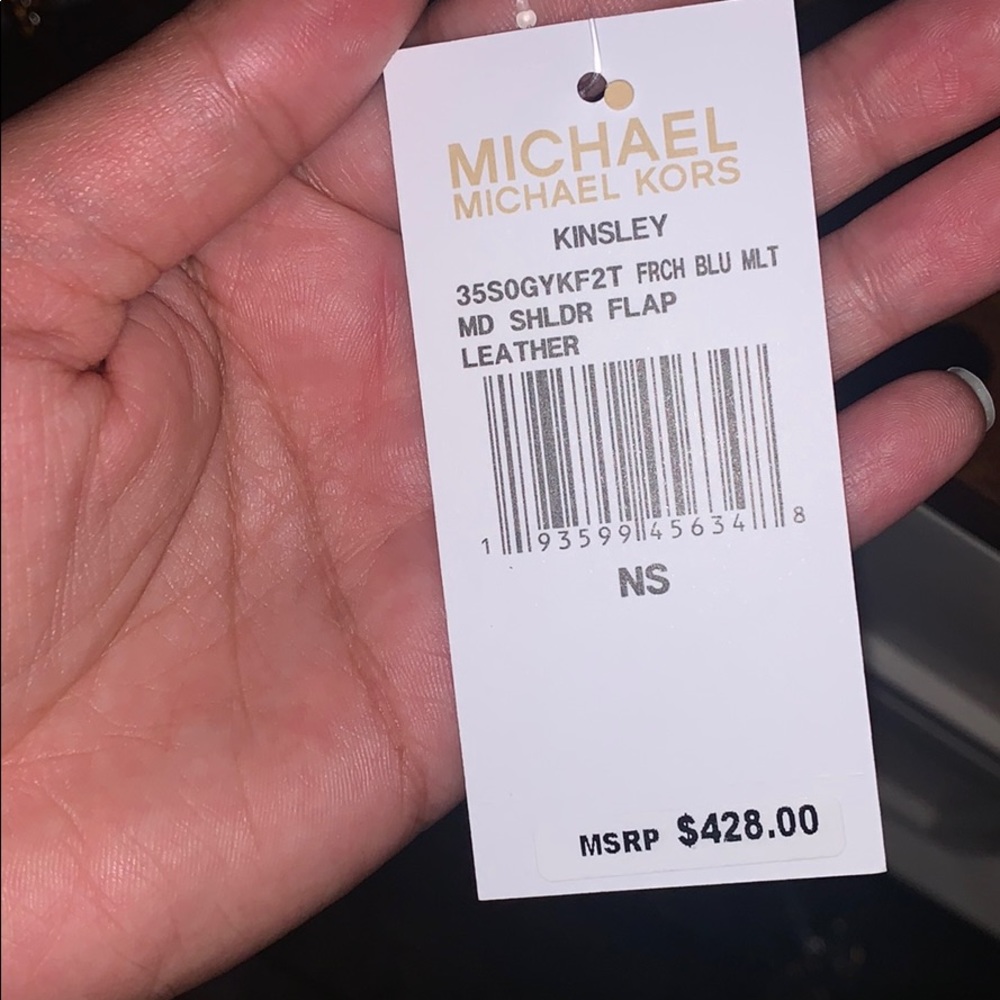New Mk kinsley medium shoulder 🦋 - Picture 4 of 14